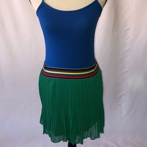 Green elastic waist short skirt